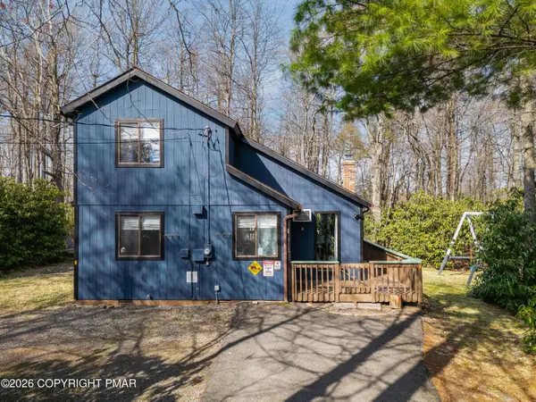 112 Crazy Horse Court, Long Pond, PA 18334