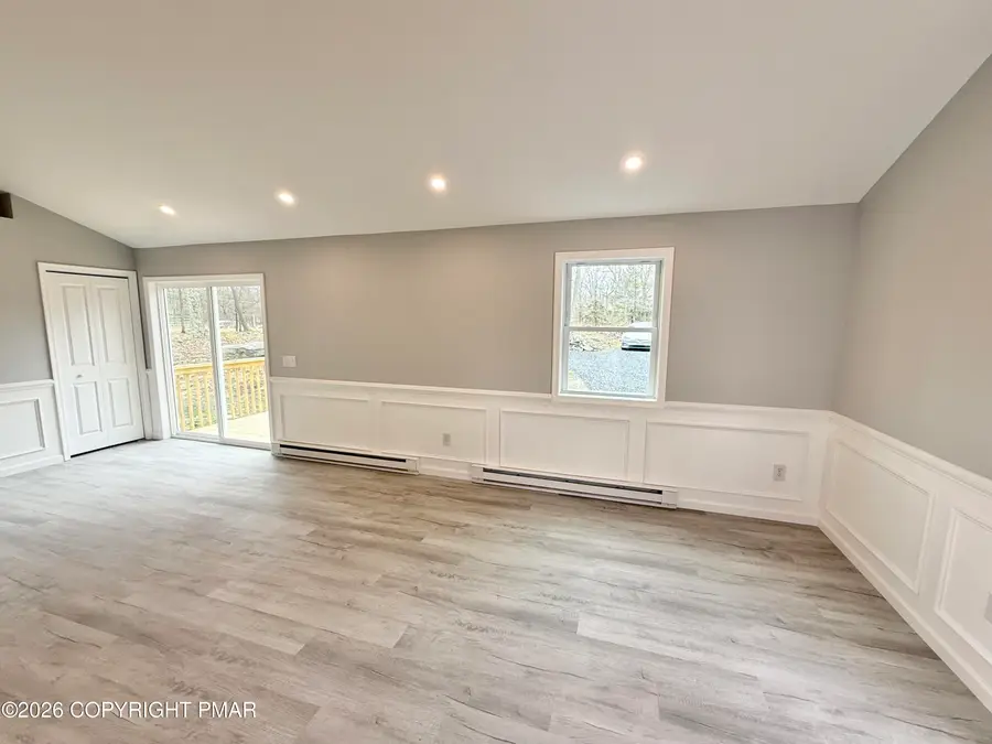 229 Hummingbird Trail, Bushkill, PA 18324 - #2