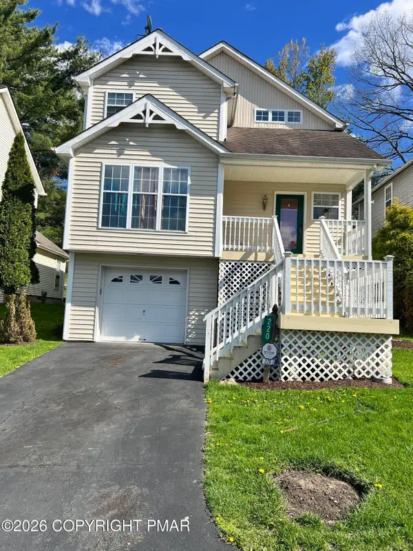 220 Hawthorne Village Court, East Stroudsburg, PA 18302