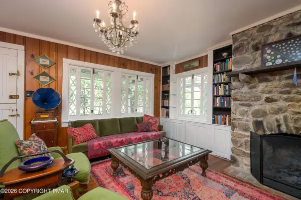 142 Knob Road, Mount Pocono, PA 18344
