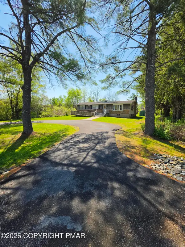 114 Greenview Drive, Brodheadsville, PA 18322