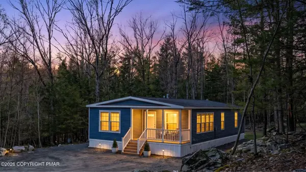 2194 Snow Hill Falls Road, Cresco, PA 18326