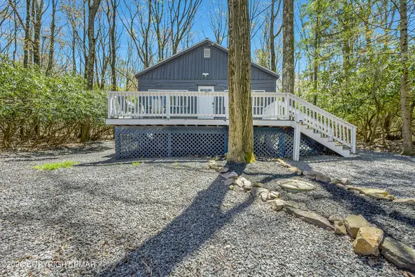 29 Lakeview Drive, Lake Harmony, PA 18624