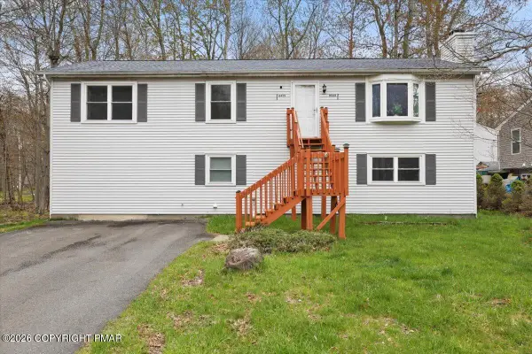 8435 Bear Trail Drive, Tobyhanna, PA 18466