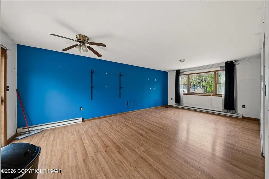 520 Hummingbird Court, Bushkill, PA 18324 - #3