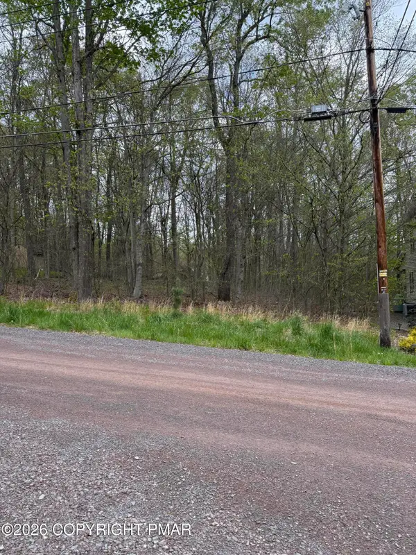 Winebago Dr2 16, Pocono Lake, PA 18347