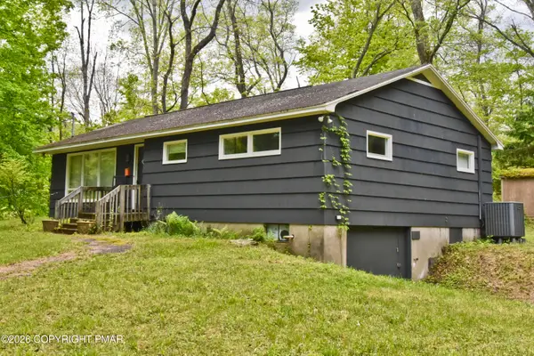 107 Arrowwood Drive, East Stroudsburg, PA 18302