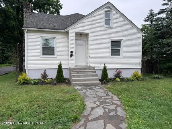 203 Pokona Avenue, Stroudsburg, PA 18360