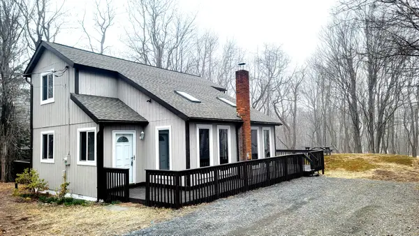 1123 Black Bear Lane, Long Pond, PA 18334