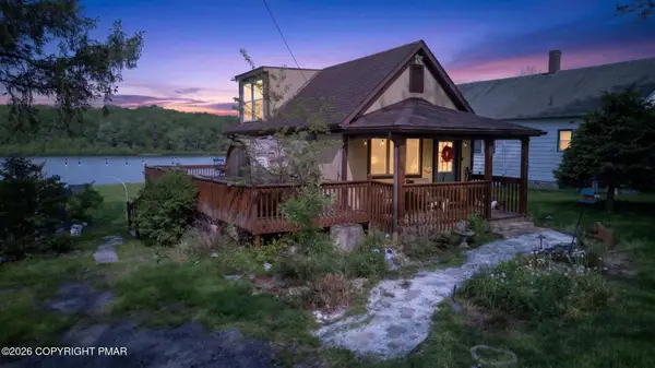148 Sandy Beach Road, Clifton Township, PA 18424
