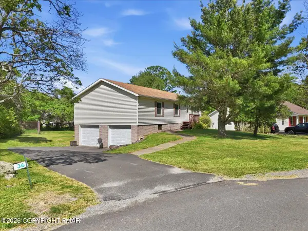 36 Deerfield Drive, Mount Pocono, PA 18344