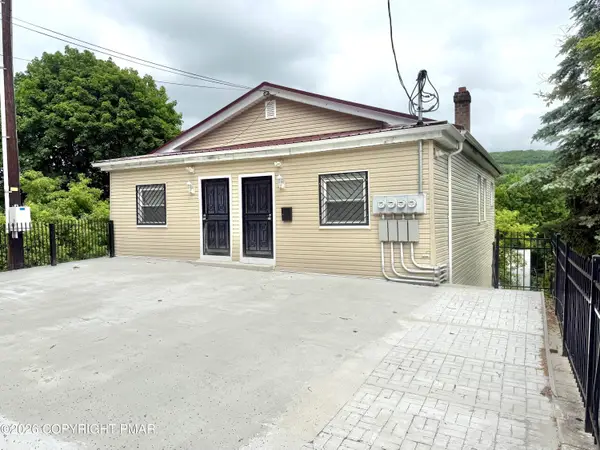 309-311 E E Ridge Street, Lansford, PA 18232