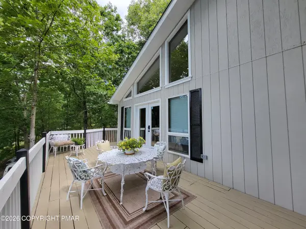 251 Dorchester Drive, Bushkill, PA 18324
