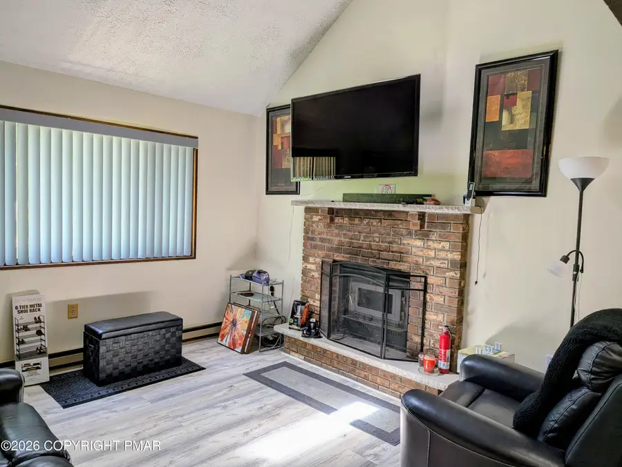 114 Oxford Street, Bushkill, PA 18324 - #2