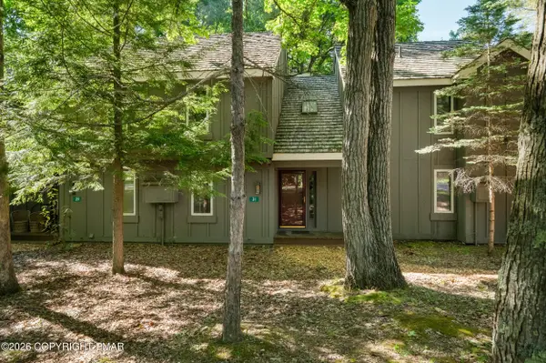31 Downhill, Lake Harmony, PA 18624