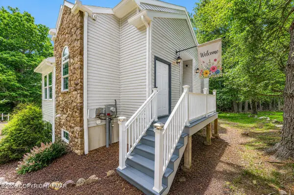 12 Beachwood Court, Lake Harmony, PA 18624