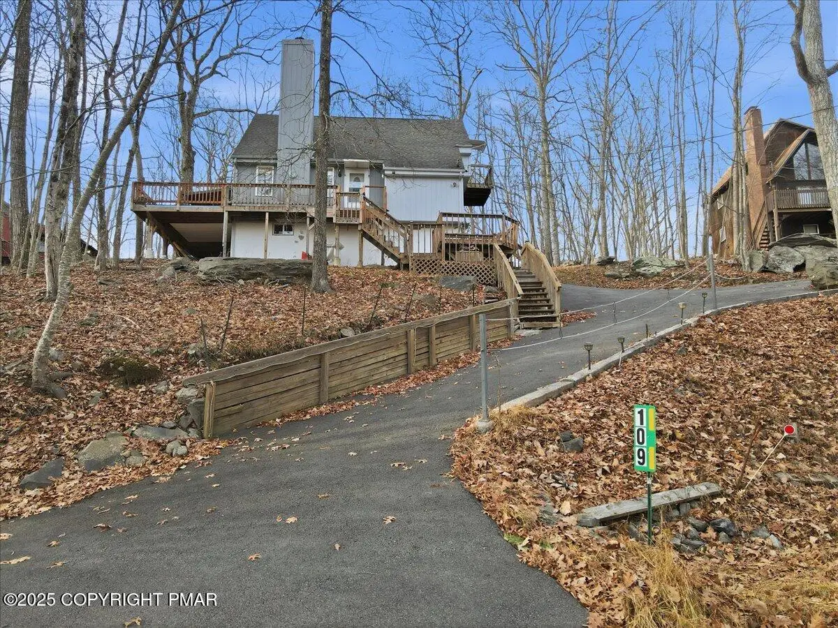 109 Saunders Drive, Bushkill, PA 18324 - #1