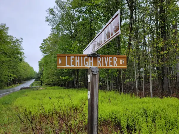 1230 N Lehigh River Dr J 1230 Drive, Clifton Township, PA 18424
