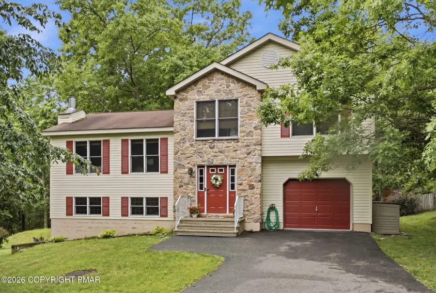 4896 Pine Ridge Drive W, Bushkill, PA 18324 - #3