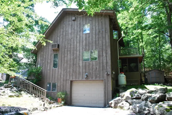 424 Saunders Drive, Bushkill, PA 18324