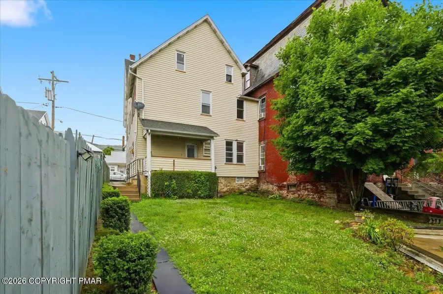 116 W Main Street, Pen Argyl, PA 18072 - #2