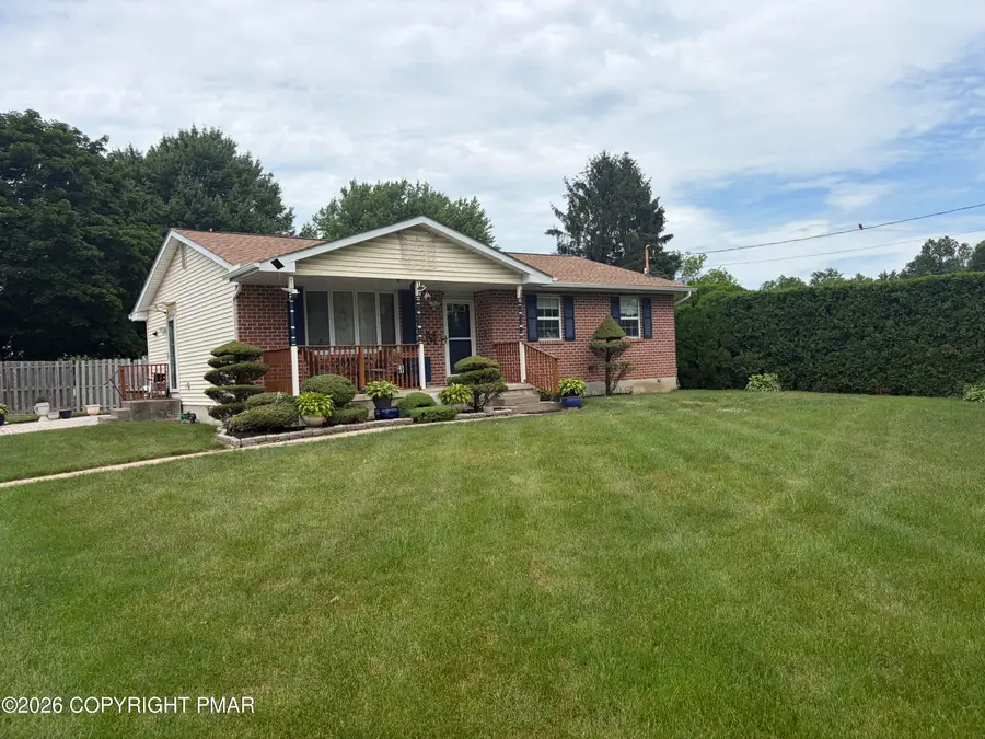 568 E West Street, Wind Gap, PA 18091 - #2