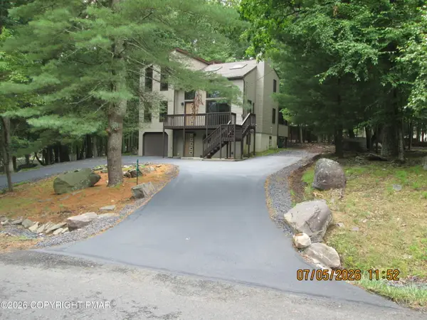 207 Somerset Drive, East Stroudsburg, PA 18301