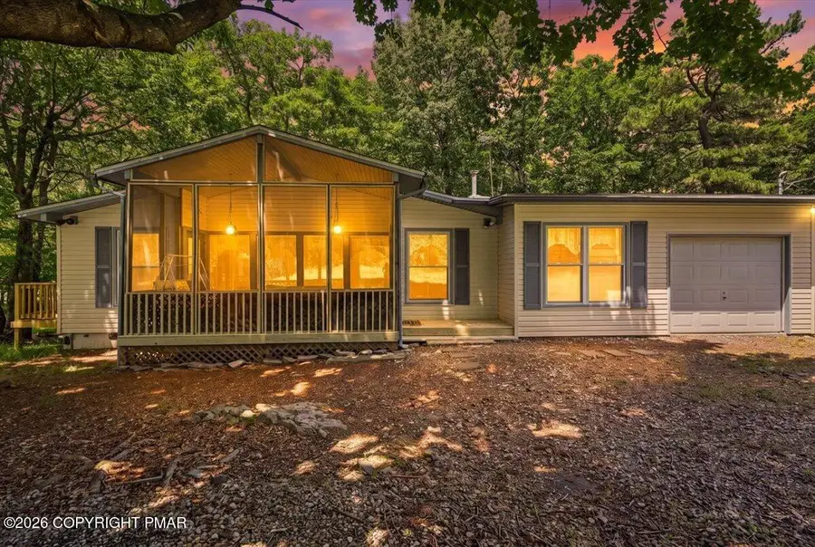 214 Hummingbird Trail, Bushkill, PA 18324 - #2