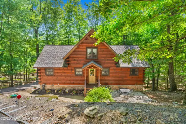 150 N Iroquois Circle, Hazleton, PA 18202