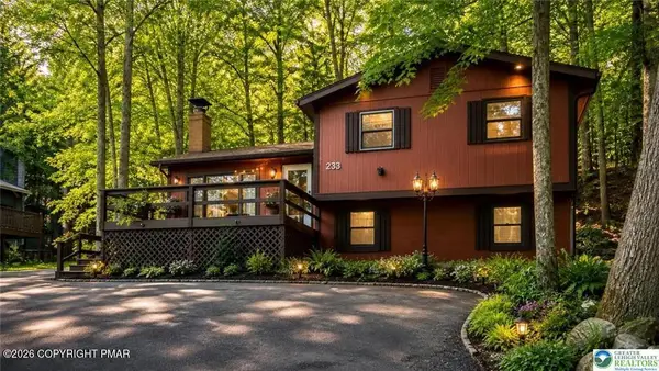 6061 Decker Road, Bushkill, PA 18324
