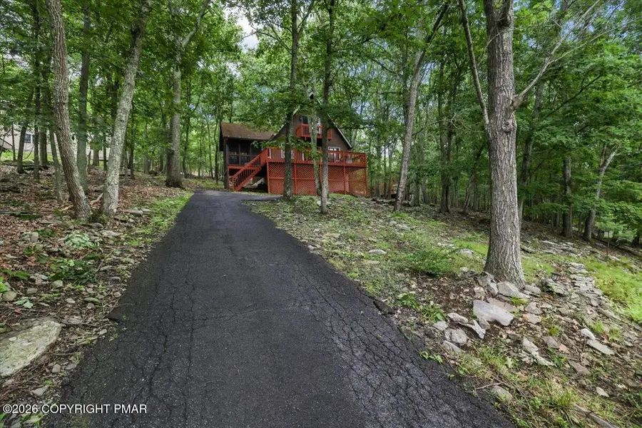 2158 Southport Drive, Bushkill, PA 18324 - #2
