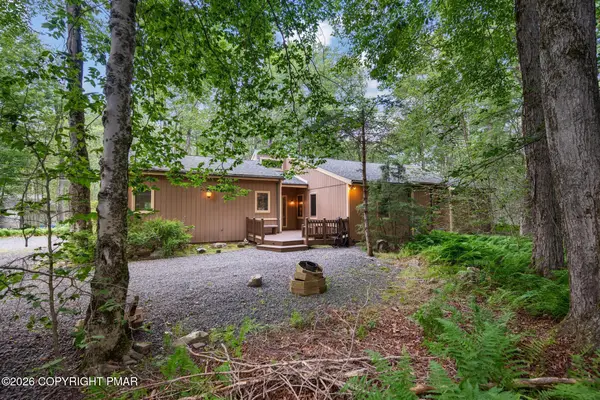 1141 Little Bear Run, Pocono Pines, PA 18350
