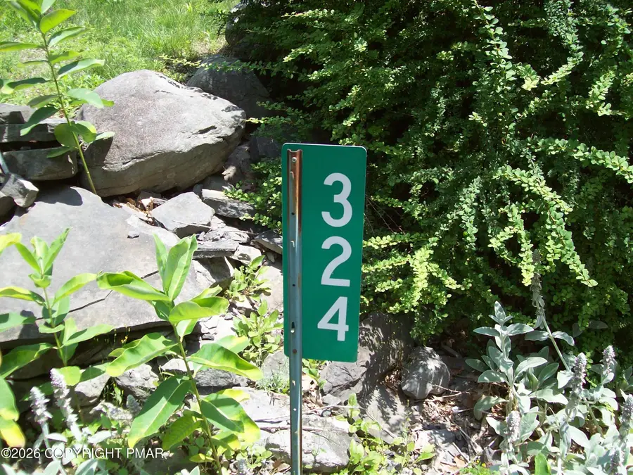 324 Whippoorwill Drive, Bushkill, PA 18324 - #2