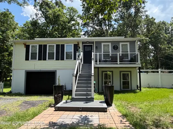 4469 Pine Ridge Drive W, Bushkill, PA 18324