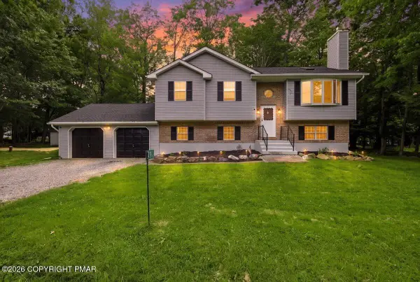 296 Scotch Pine Drive, Pocono Summit, PA 18346