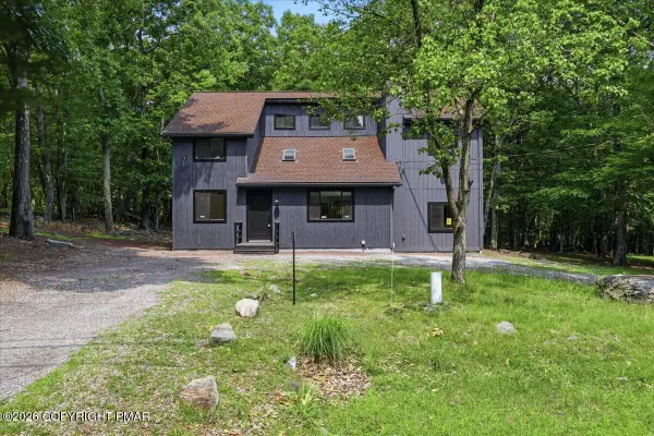 3227 Stonehenge Drive, East Stroudsburg, PA 18301