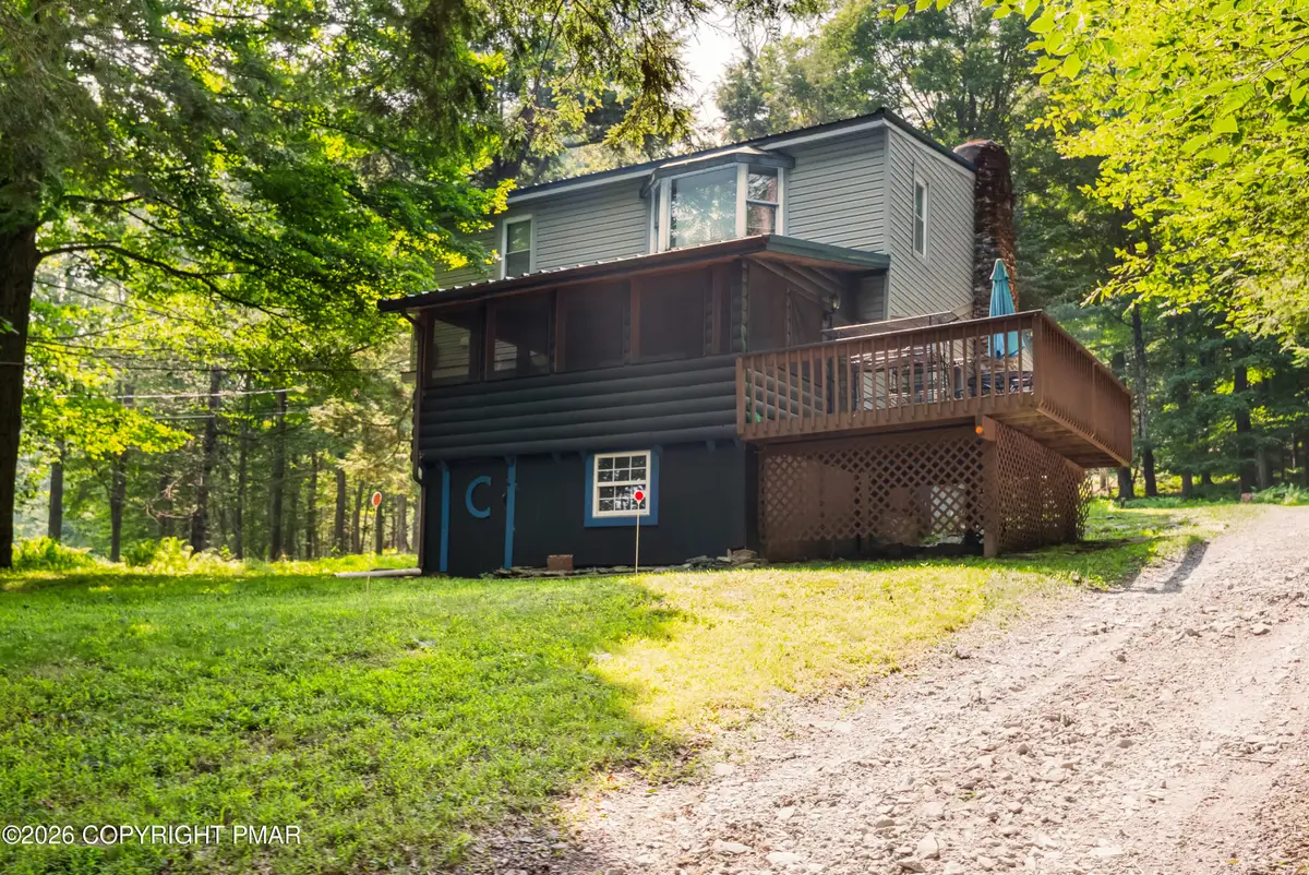 962 Rt 507, Greentown, PA 18426 - #1