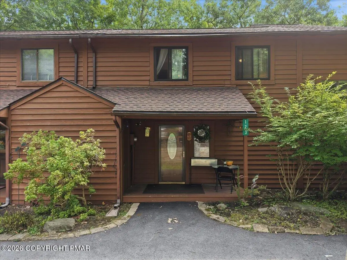 123 Meadow View Court, Bushkill, PA 18324 - #1