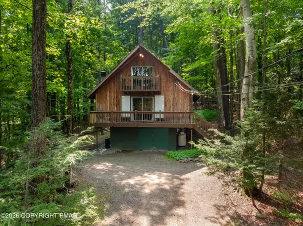 966 Rt 507, Greentown, PA 18426