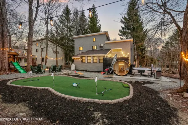 8499 Bumble Bee Way, Tobyhanna, PA 18466
