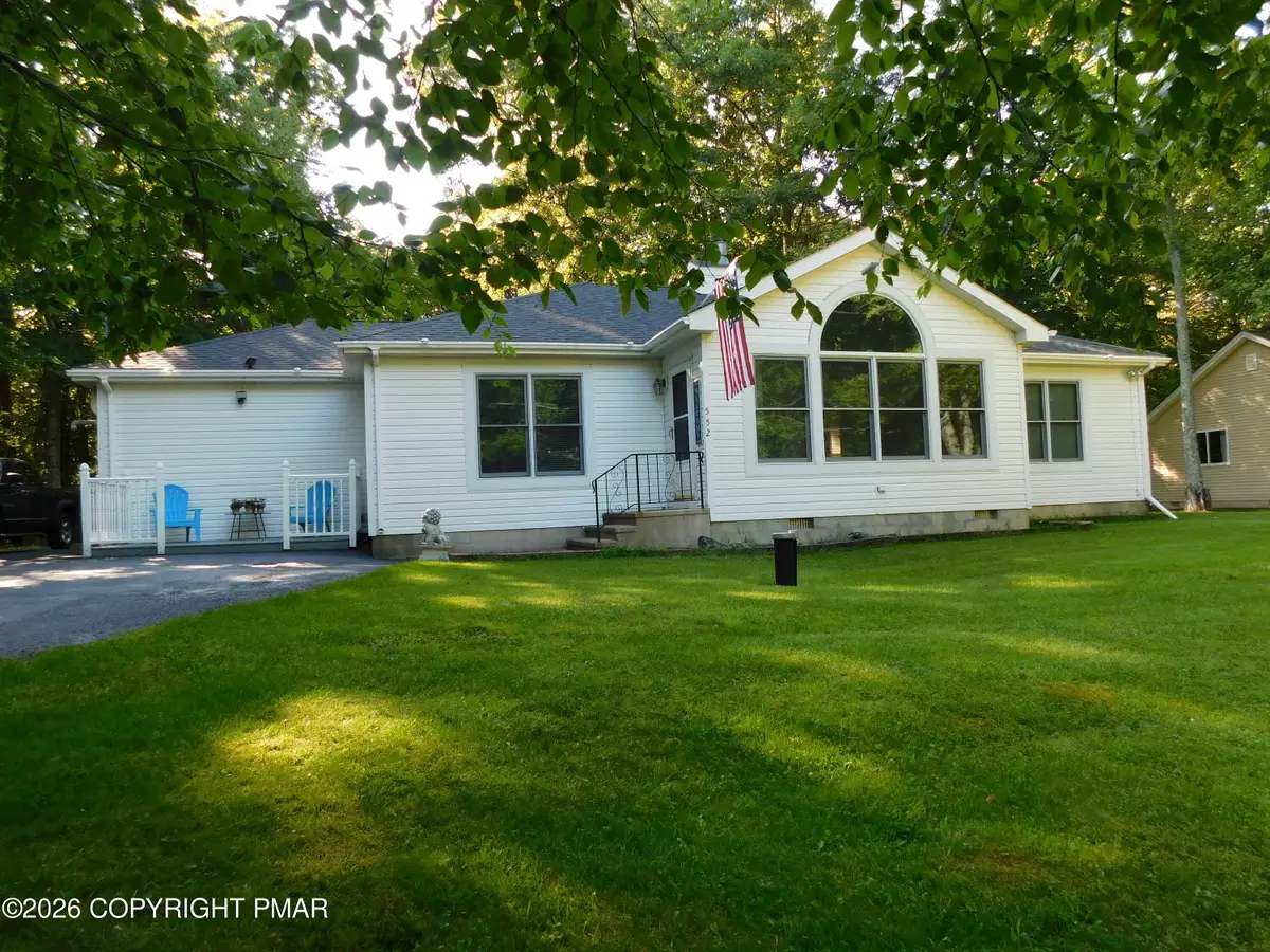 552 W Chipmunk Road, Bushkill, PA 18324 - #1