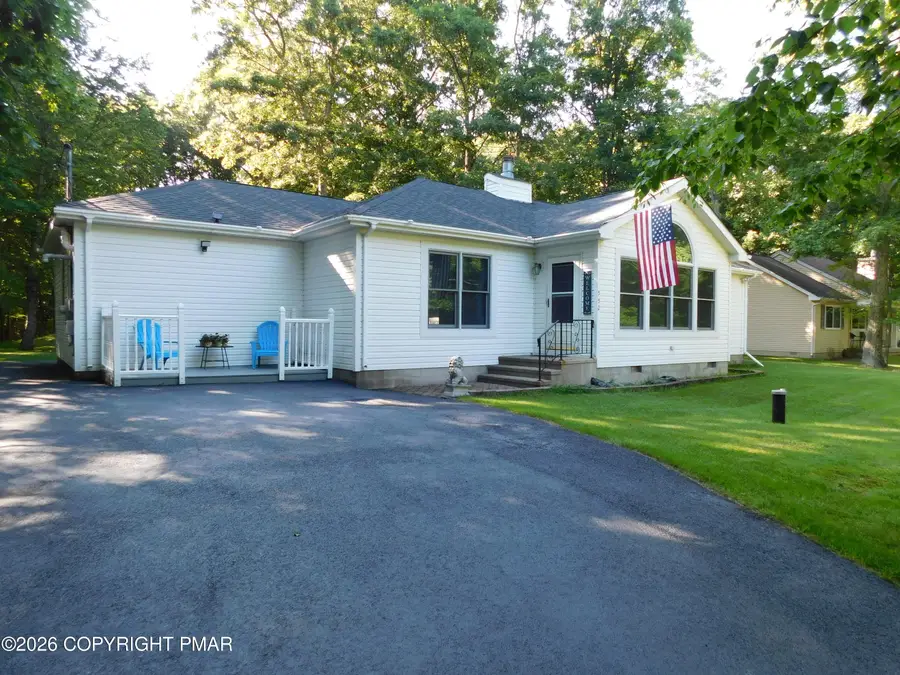 552 W Chipmunk Road, Bushkill, PA 18324 - #3