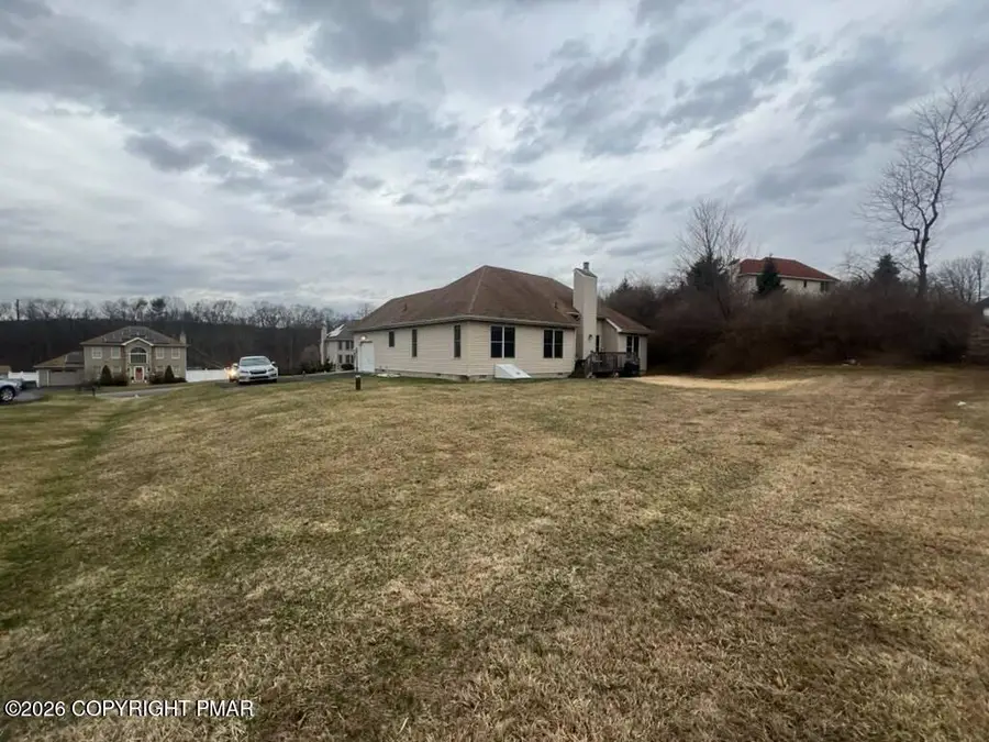 86 Northpark Drive E, East Stroudsburg, PA 18302 - #2