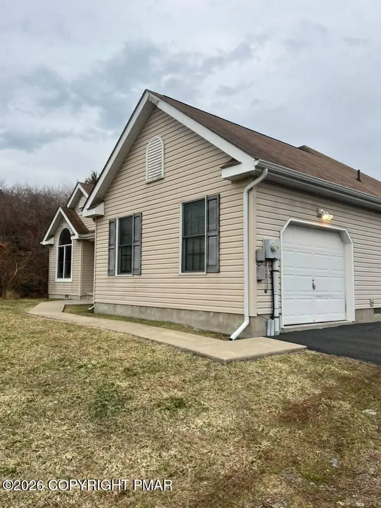 86 Northpark Drive E, East Stroudsburg, PA 18302 - #3