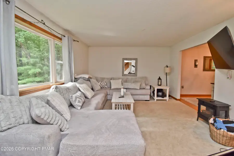1202 Circle Drive N, Stroudsburg, PA 18360 - #3