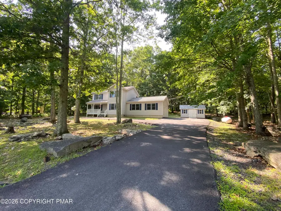 16 Flagstone Lane, East Stroudsburg, PA 18302 - #2