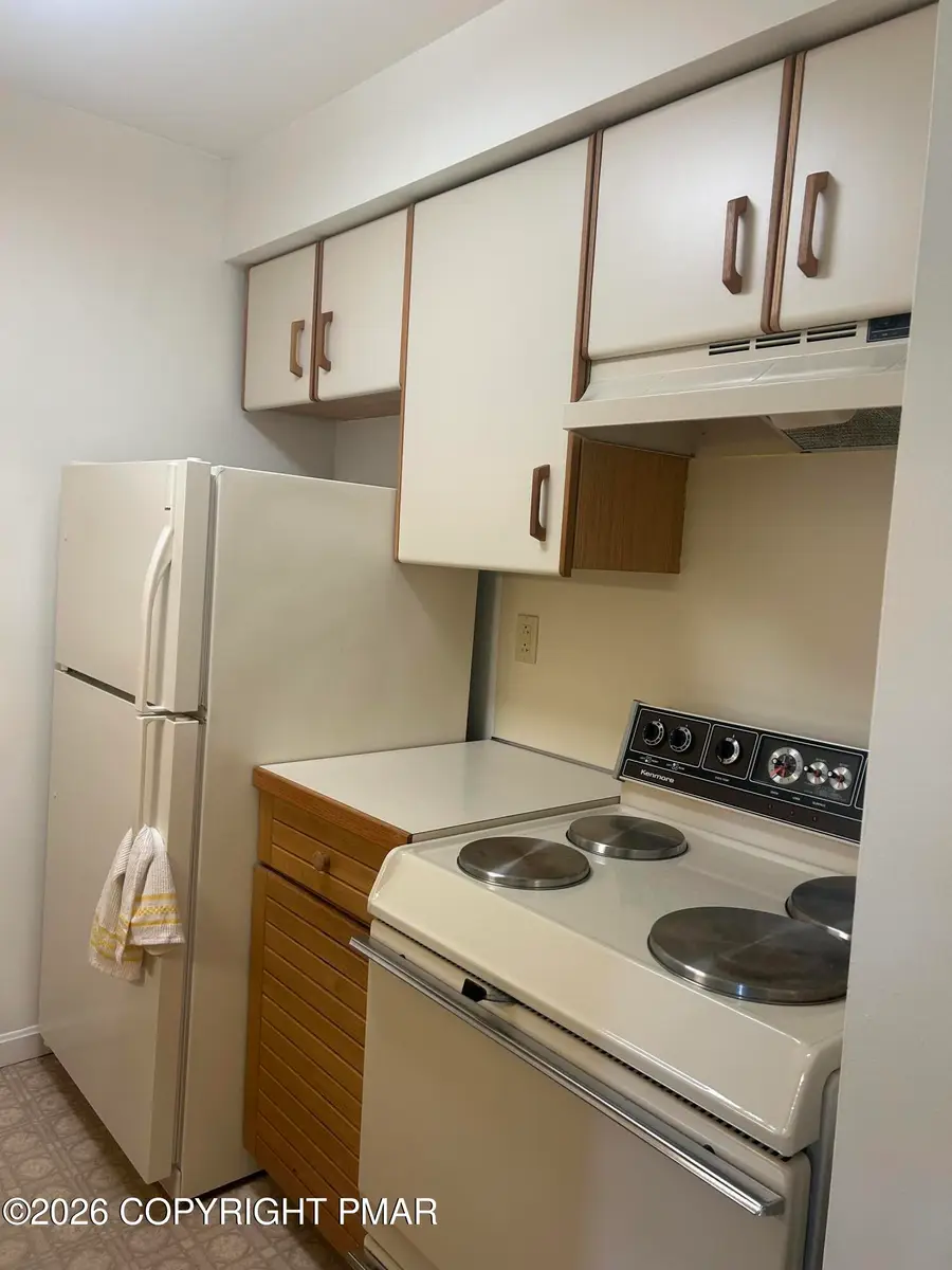 3 Village Circle, Stroudsburg, PA 18360 - #2