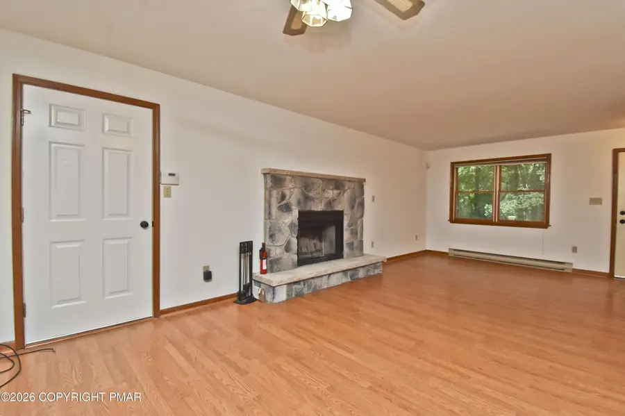 295 Russell Court, Effort, PA 18330 - #2