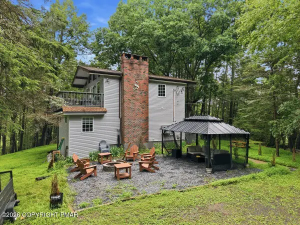 347 Clubhouse Drive, East Stroudsburg, PA 18302
