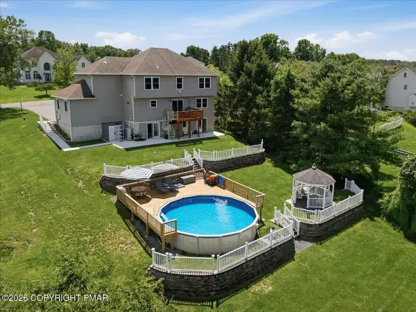 5515 Bridle Road, Stroudsburg, PA 18360
